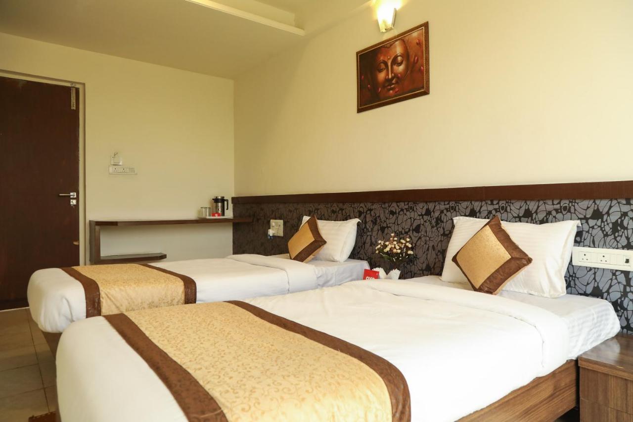 Oyo 10943 Hotel Plus Corporate Khapa  Exterior foto