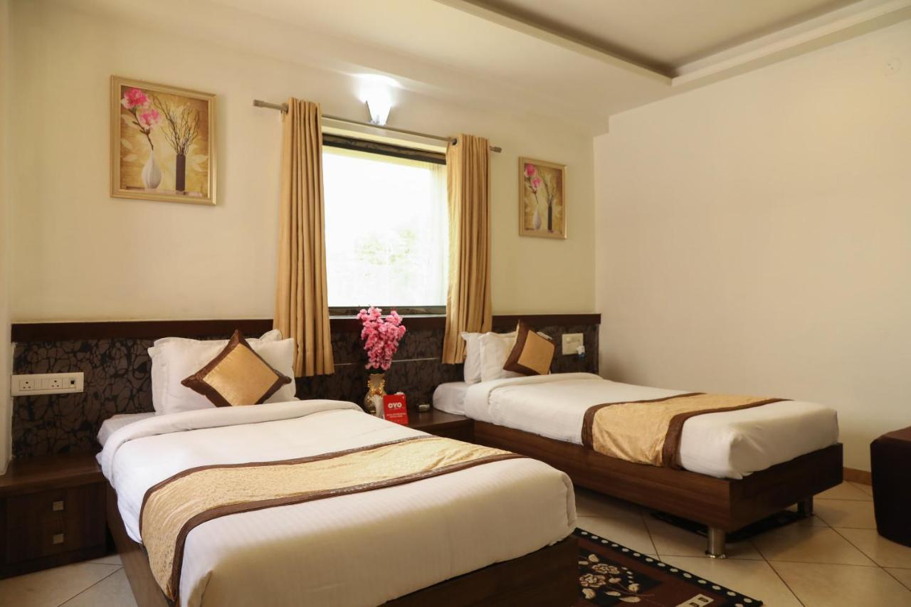 Oyo 10943 Hotel Plus Corporate Khapa  Exterior foto